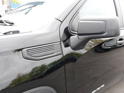 Used 2023 GMC Sierra 1500 Pro w/ Graphite Edition AWD/4WD image 8