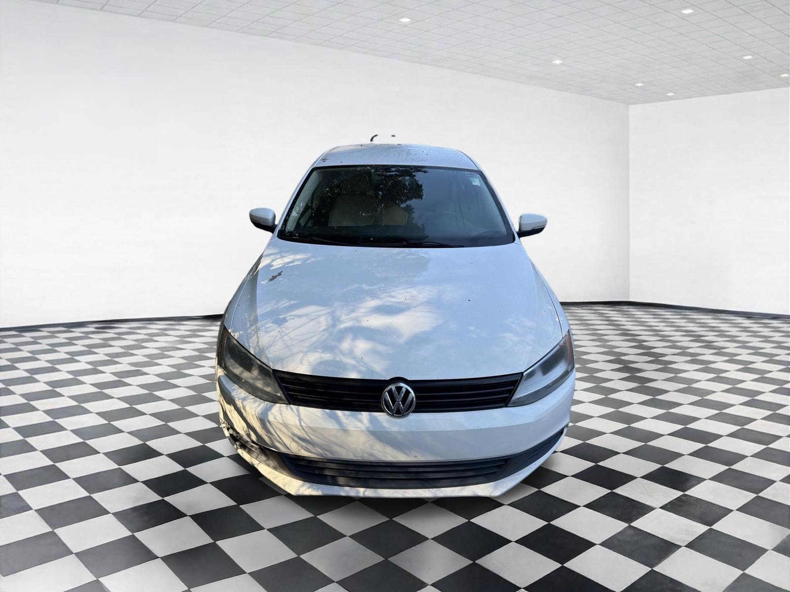 Used 2012 Volkswagen Jetta SE FWD image 2