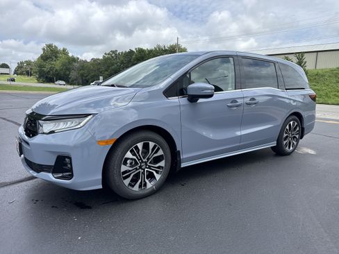 New 2026 Honda Odyssey Elite image 2