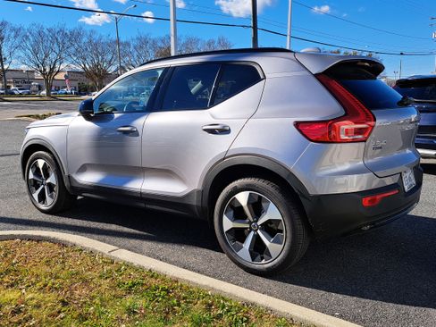 New 2026 Volvo XC40 B5 Plus w/ Protection Package Premier image 4