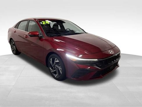 Used 2024 Hyundai Elantra Limited image 5