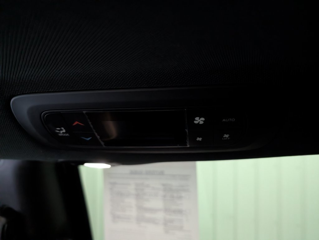 Used 2027 Chrysler Pacifica Limited FWD image 13
