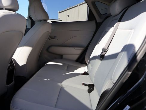 Used 2025 Hyundai Kona SEL image 17