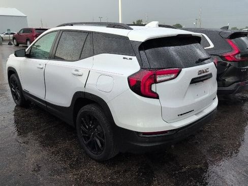 Used 2023 GMC Terrain SLE w/ Driver Convenience Package AWD/4WD image 2