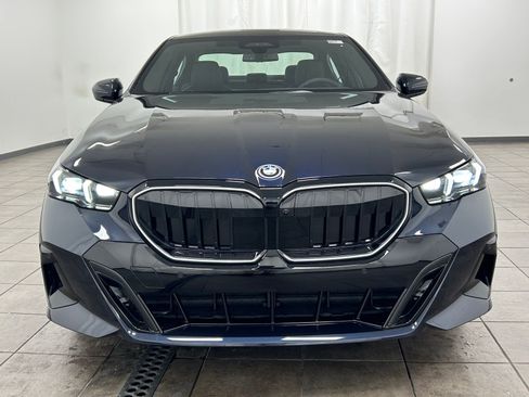 Used 2026 BMW 550e xDrive image 7