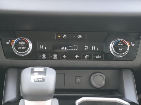 Used 2026 Mitsubishi Outlander SE AWD/4WD image 19
