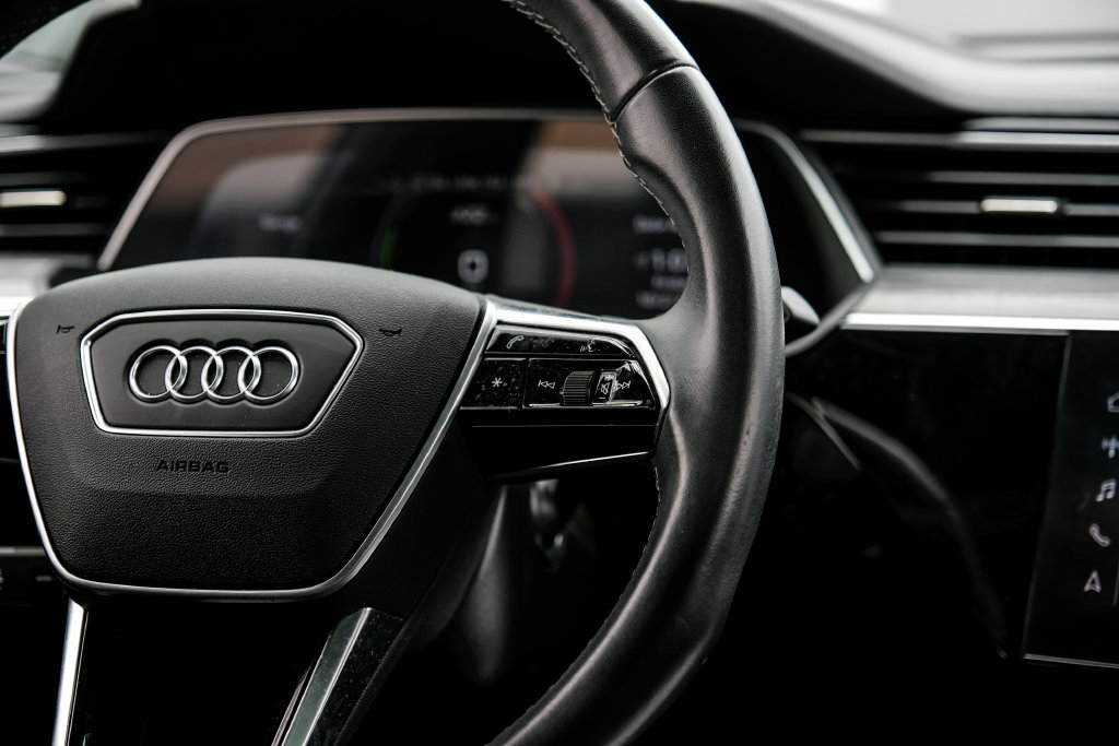 Used 2024 Audi Q8 e-tron Premium Plus w/ Premium Plus Package AWD/4WD image 21