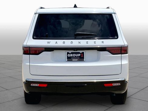 Used 2025 Jeep Wagoneer Series III w/ Premium Group I AWD/4WD image 5