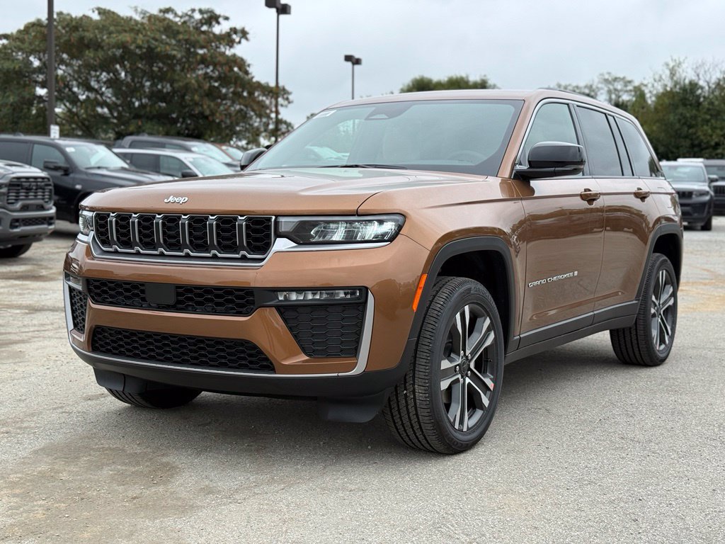 New 2027 Jeep Grand Cherokee Limited AWD/4WD image 2