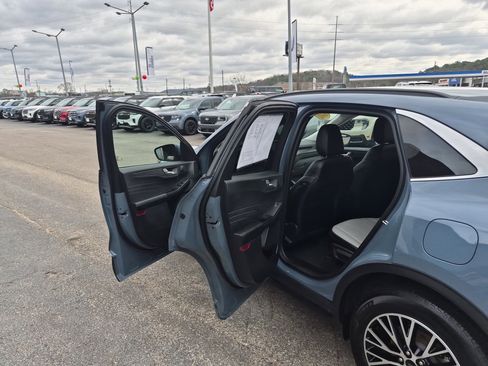 Certified 2025 Ford Escape SE w/ PHEV Premium Package image 14