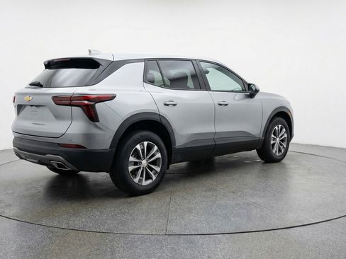 Used 2025 Chevrolet Equinox LT FWD image 9