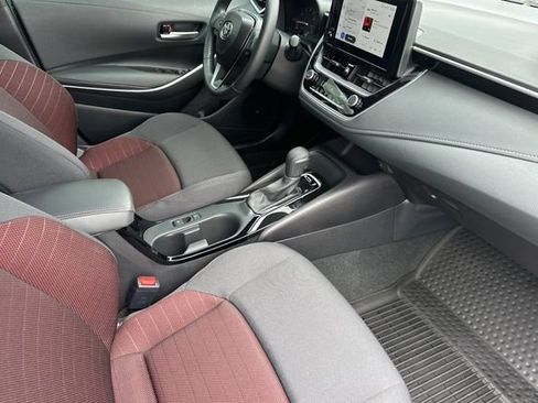 Used 2025 Toyota Corolla SE FWD image 18