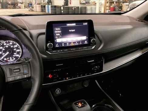 Used 2023 Nissan Rogue SV w/ SV Premium Package image 6