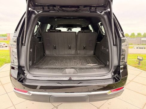 Used 2026 Chevrolet Suburban LT w/ Comfort Package AWD/4WD image 35
