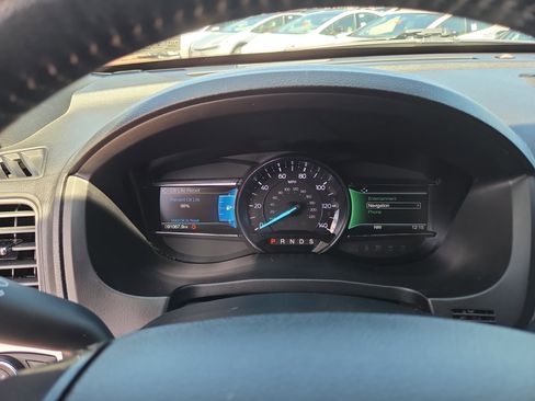 Used 2018 Ford Explorer XLT w/ Equipment Group 202A AWD/4WD image 21
