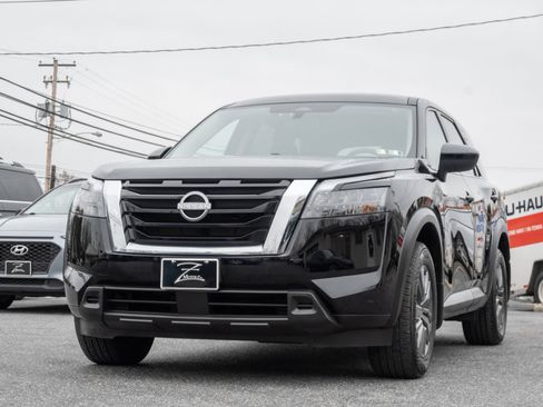 Used 2024 Nissan Pathfinder S image 6