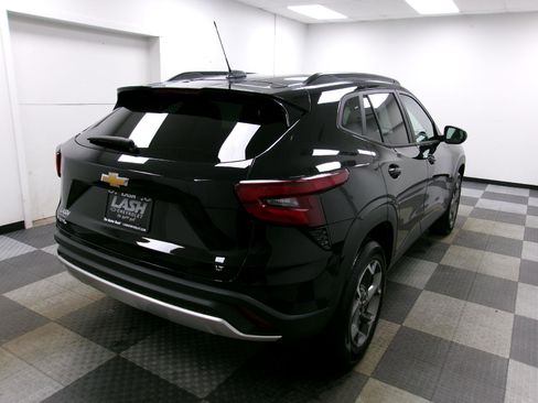 Certified 2024 Chevrolet Trax LT w/ Sunroof Package image 14