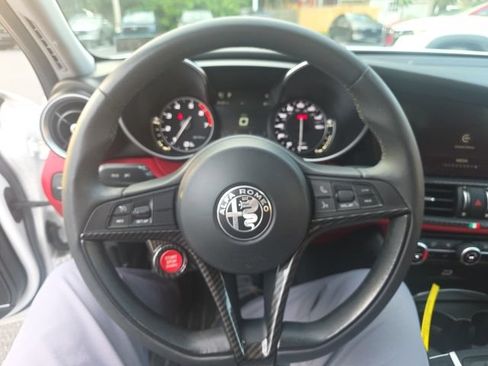 Used 2018 Alfa Romeo Giulia AWD image 14