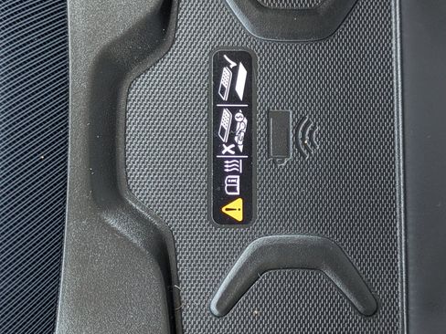 Used 2022 Chevrolet Colorado Z71 w/ Safety Package image 22