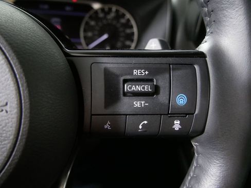 Used 2023 Nissan Rogue SL AWD/4WD image 25