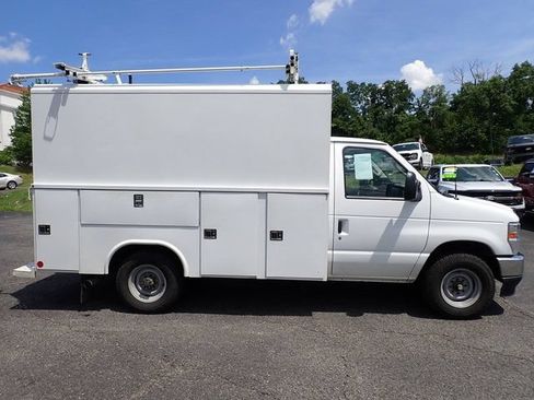 Used 2024 Ford E-350 and Econoline 350 Super Duty w/ Power Windows & Locks Group RWD image 8
