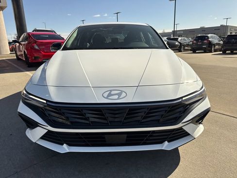 New 2026 Hyundai Elantra SEL Sport image 2