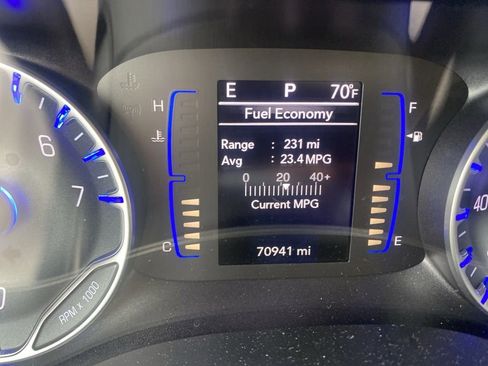 Used 2023 Chrysler Voyager LX image 19