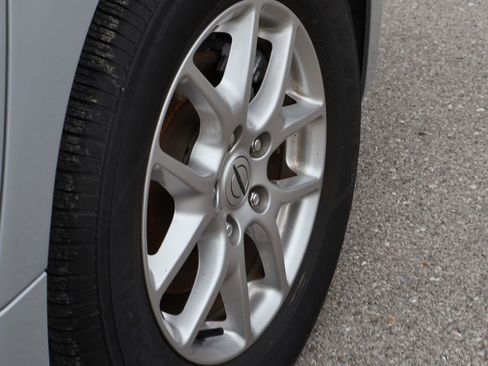 Used 2024 Chrysler Pacifica Touring-L image 38