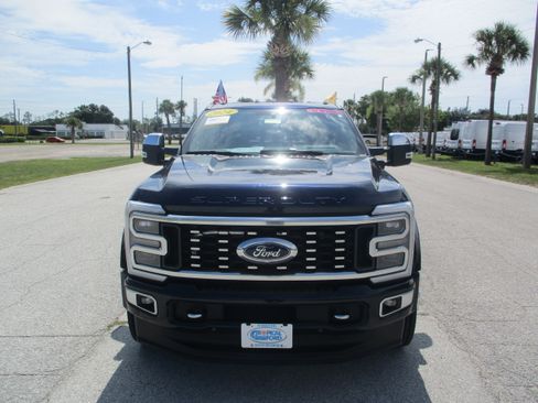 Certified 2024 Ford F450 Platinum w/ FX4 Off-Road Package AWD/4WD image 2