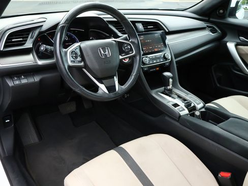 Used 2019 Honda Civic EX image 2