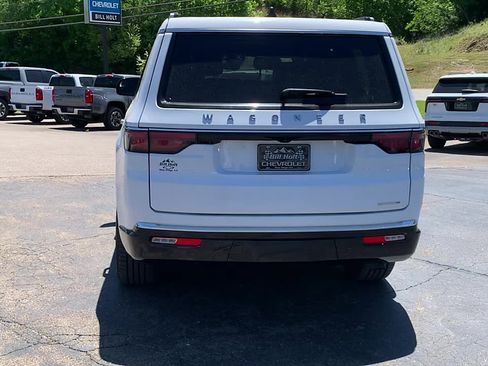 Used 2024 Jeep Wagoneer Series II AWD/4WD image 3