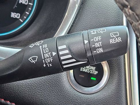 Used 2023 Chevrolet Traverse RS FWD image 17
