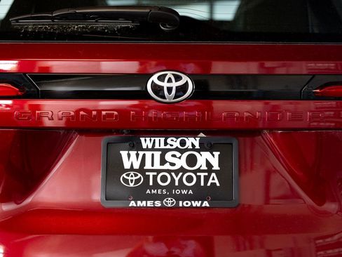 Certified 2024 Toyota Grand Highlander Platinum AWD/4WD image 6