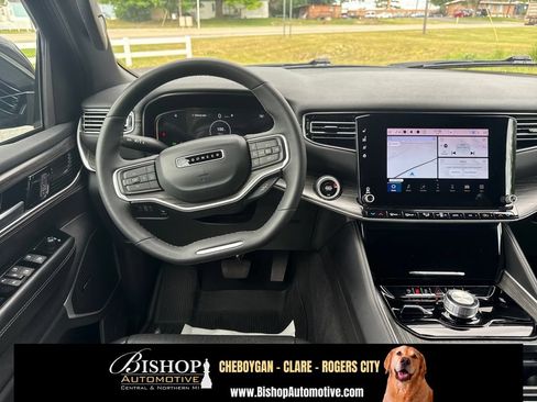 Used 2024 Jeep Wagoneer L Series II w/ Flexible Seating Group AWD/4WD image 16
