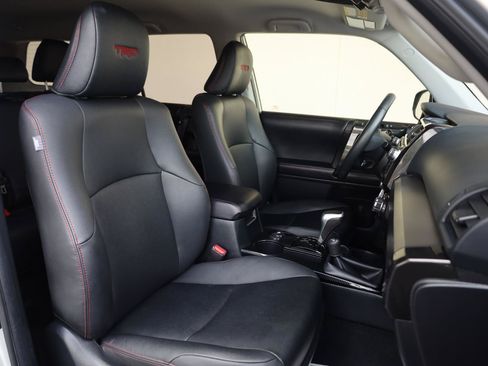 Used 2019 Toyota 4Runner TRD Off-Road Premium AWD/4WD image 26