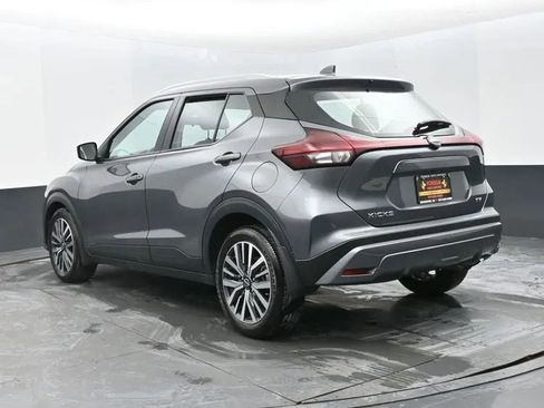 Used 2023 Nissan Kicks SV image 9