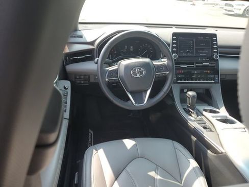 Used 2021 Toyota Avalon XLE w/ Moonroof Package FWD image 10