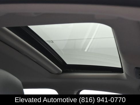 Used 2023 Nissan Altima 2.5 SR w/ SR Premium Package image 9