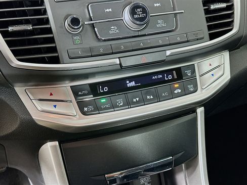 Used 2015 Honda Accord Sport image 21