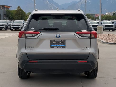 Used 2020 Toyota RAV4 LE w/ All Weather Liner Package AWD/4WD image 5