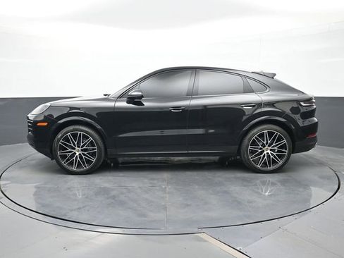 Certified 2024 Porsche Cayenne Coupe AWD/4WD image 2