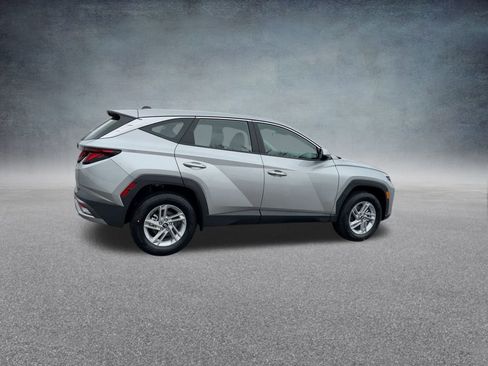 Certified 2025 Hyundai Tucson SE image 24