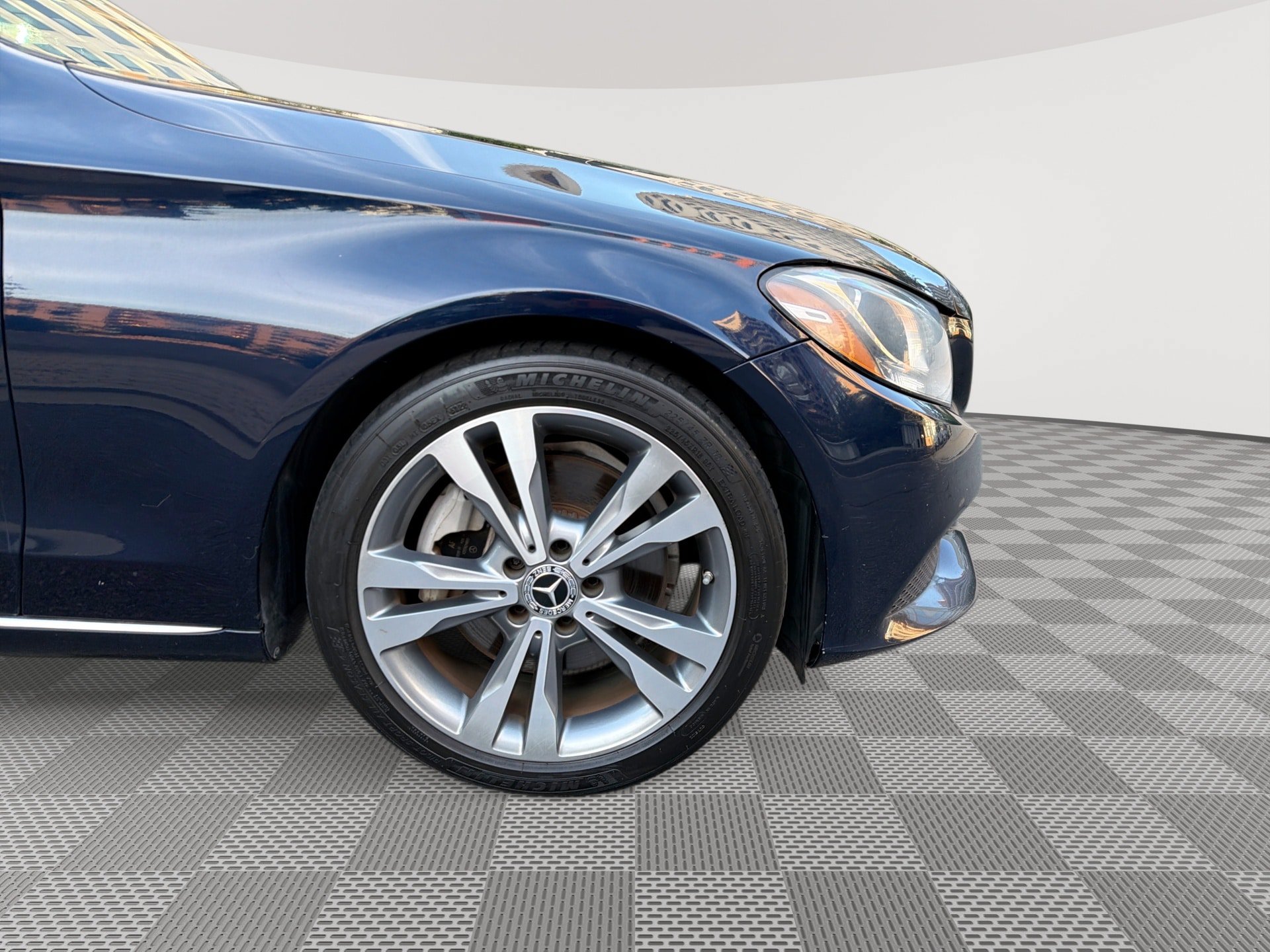 Used 2018 Mercedes-Benz C 300 Sedan w/ Premium Package image 31