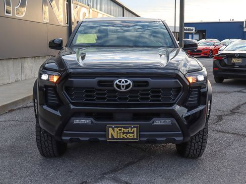 Used 2024 Toyota Tacoma TRD Off-Road image 2