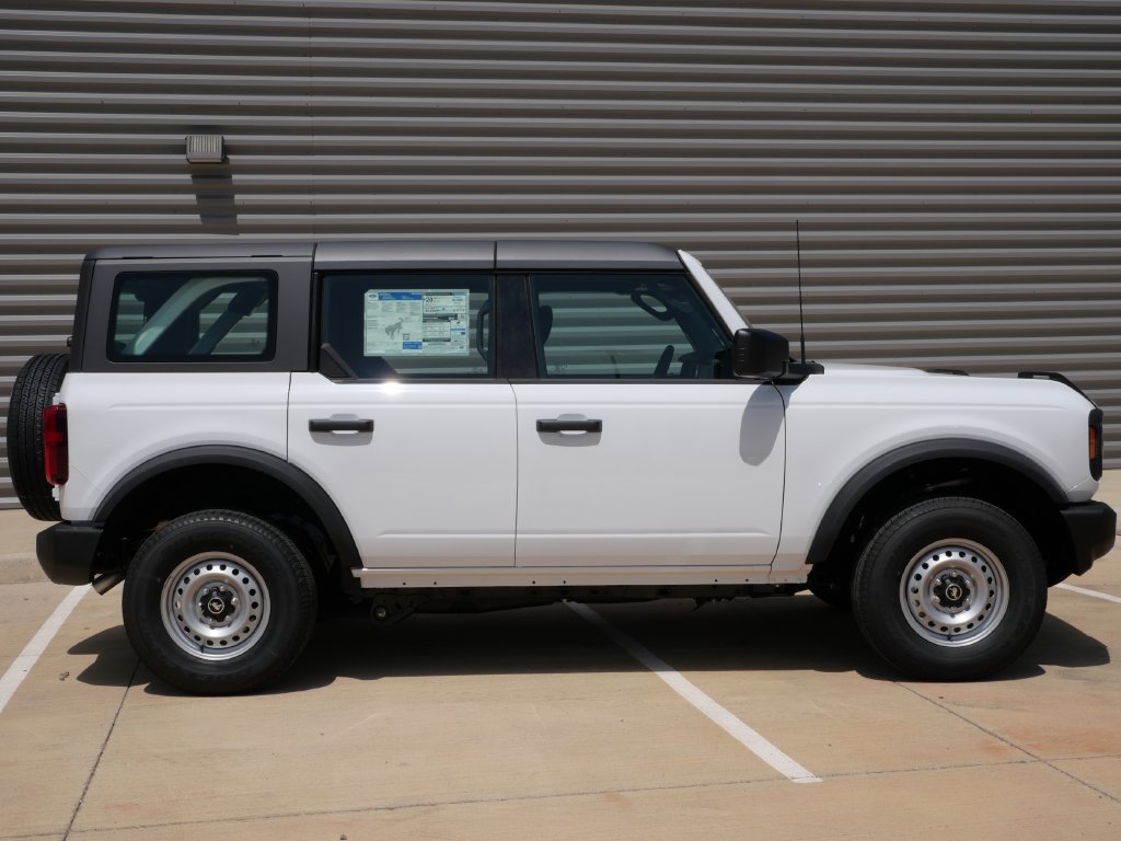 New 2026 Ford Bronco 4-Door AWD/4WD image 2
