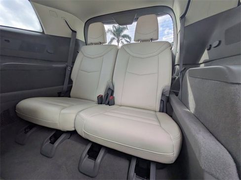 Used 2023 Cadillac XT6 Premium Luxury image 18