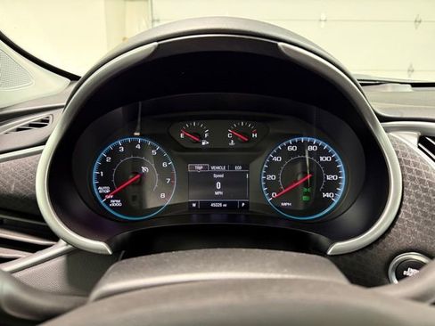 Used 2025 Chevrolet Malibu LT image 12