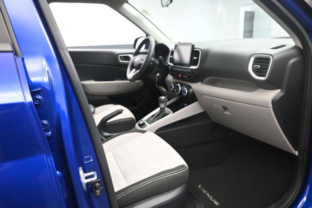 Used 2023 Hyundai Venue SEL FWD image 26