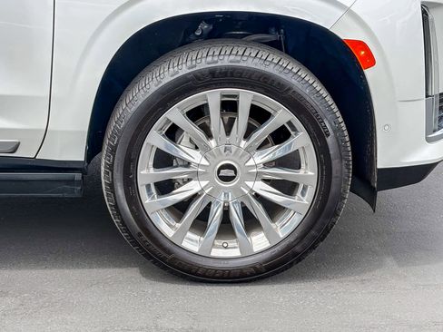 Used 2021 Cadillac Escalade ESV Premium Luxury w/ Driver Assist Tech Package AWD/4WD image 9