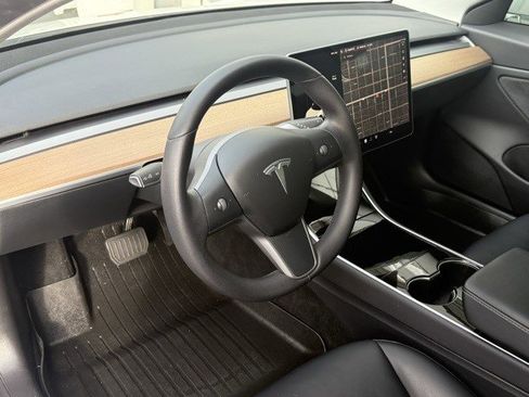 Used 2020 Tesla Model 3 Performance image 10